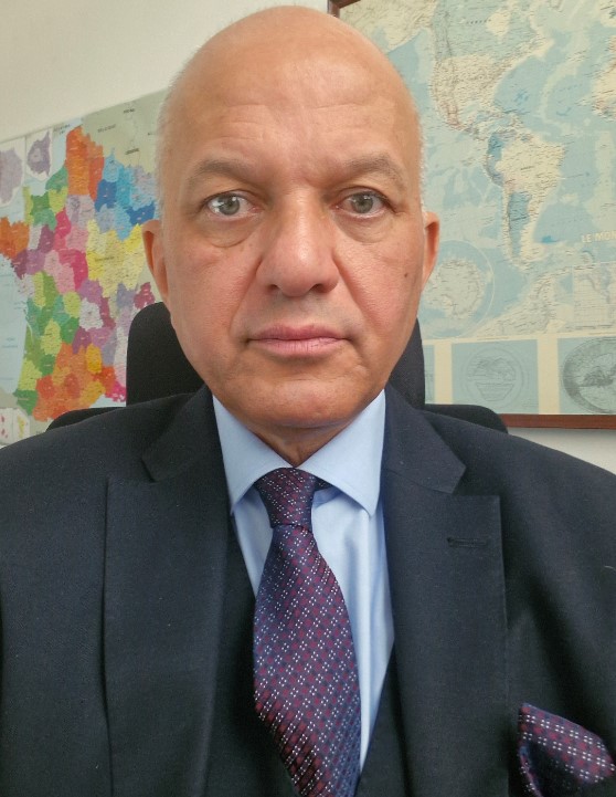 <strong><strong>Yves Manville</strong></strong>